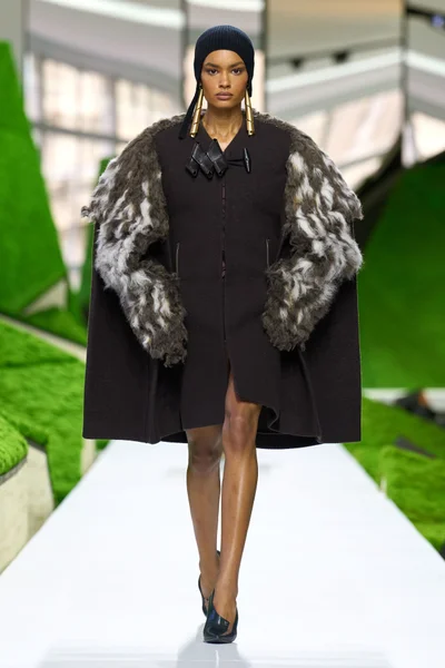 Look 26